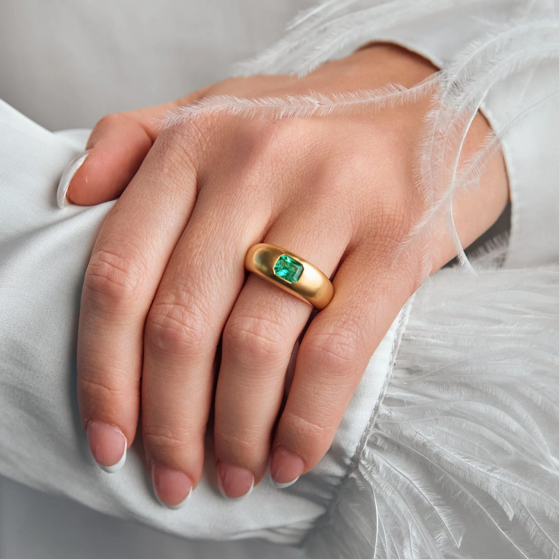 Emerald Gemstone Cigar Band with Satin Finish